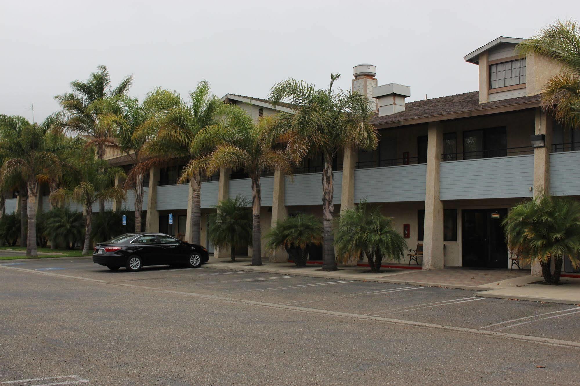 O'Cairns Inn And Suites Lompoc Exterior photo